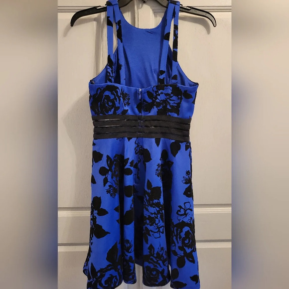 City Studio A-Line Floral Velvet Stripe Waist Dress - Picture 4 of 7